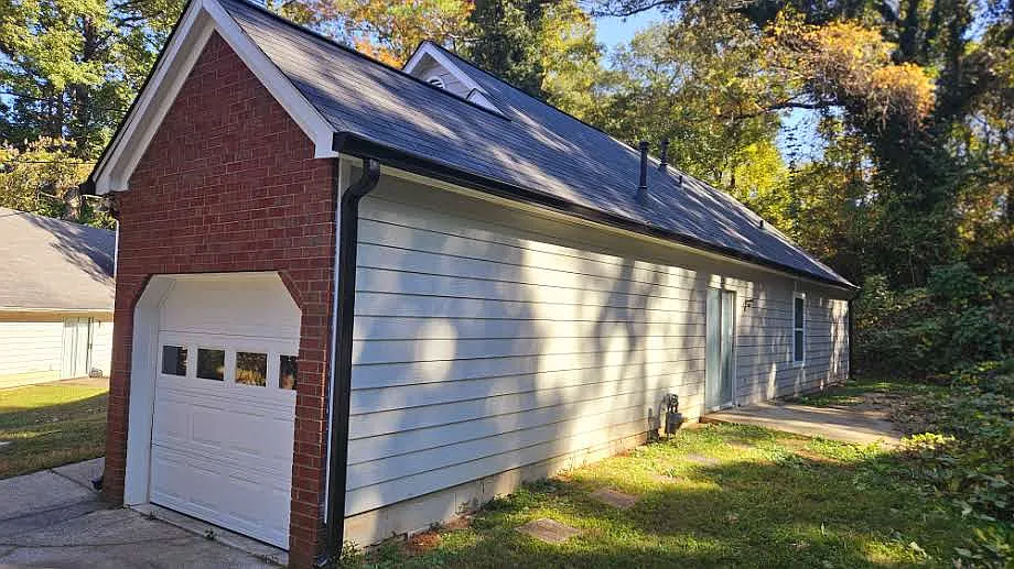 3 bed, 1056 sqft, $1,650 — Photo 3