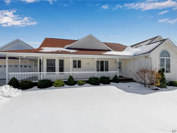 5915 Beattie Ave, Lockport, NY 14094