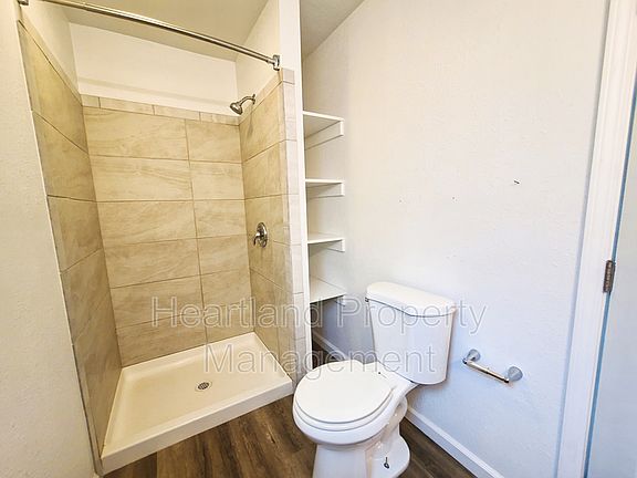 4th image of 3879 1/2 39th St