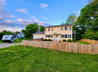 224 Cashen Dr, Makanda, IL 62958