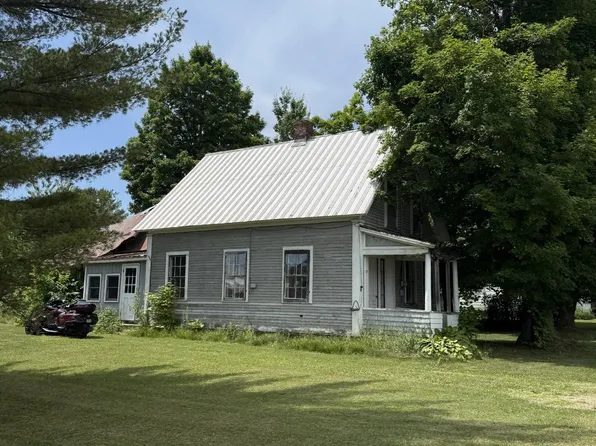 137 South Pleasant Street, Troy, VT 05868