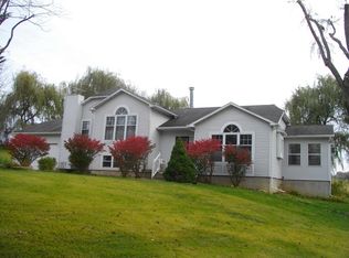 3239 540th St SW, Riverside, IA 52327