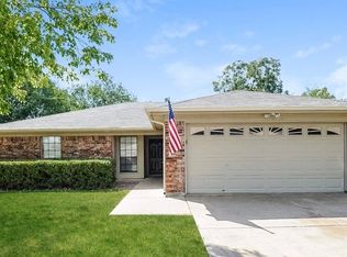 536 Greenway Dr, Saginaw, TX 76179