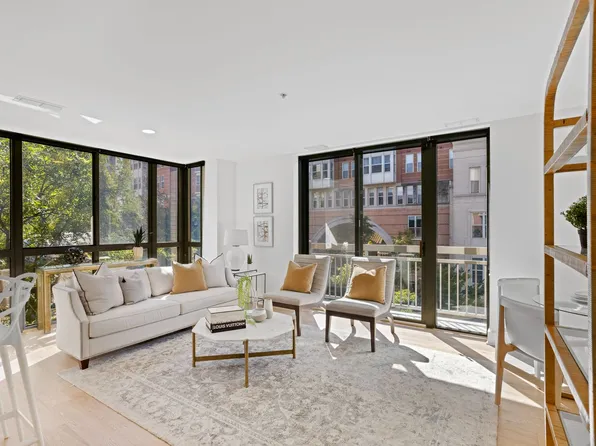 1200 N Hartford St APT 312, Arlington, VA 22201