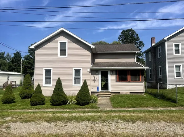 120 North St, Springboro, PA 16435