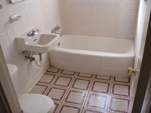 3rd image of 4110 Silver Ave SE APT 4