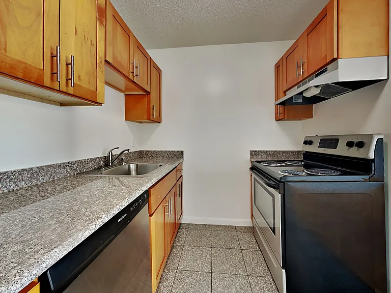 455 Eddy St — Photo 37