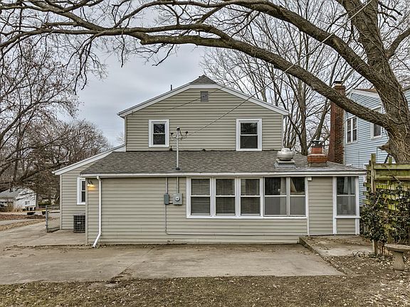 3rd image of 6004 Nall Ave