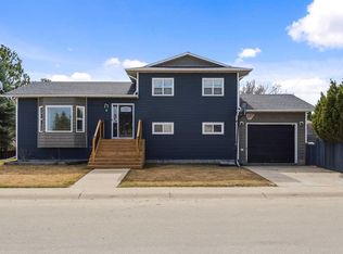 2 E Pritchard Dr, Whitecourt, AB T7S1B7