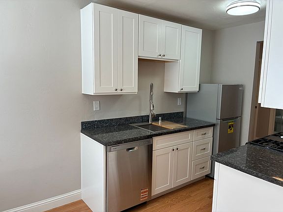 3rd image of 1724 H St APT 1