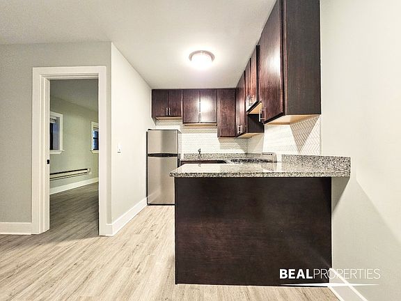 5th image of 1435 N Dearborn St #B2