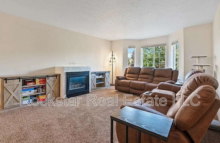 607 W Persimmon Ln — Photo 35