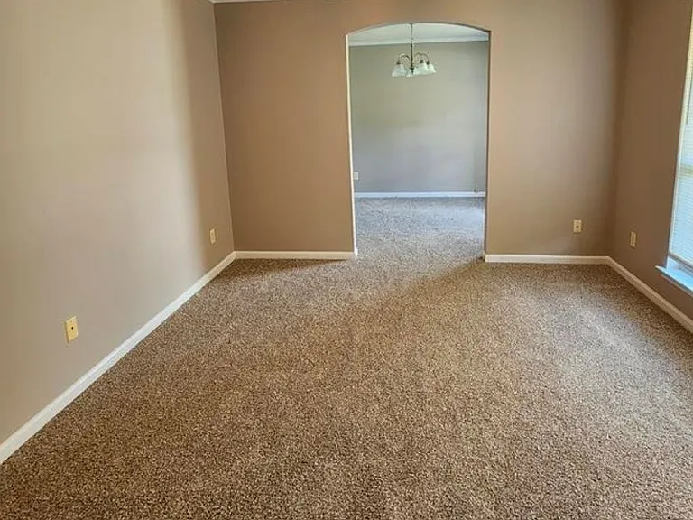 2411 Fernando Ct — Photo 4