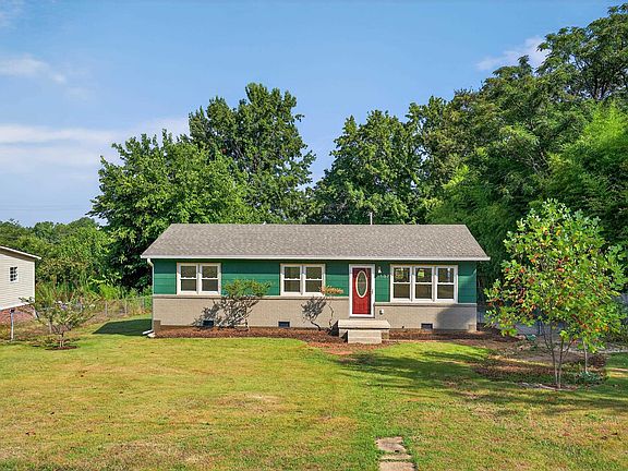 3rd image of 137 Anderson Dr