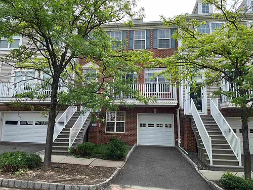 8 McMartin Ct Photo 1