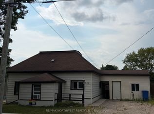 320 10th St, Kenora, ON P0X1C0