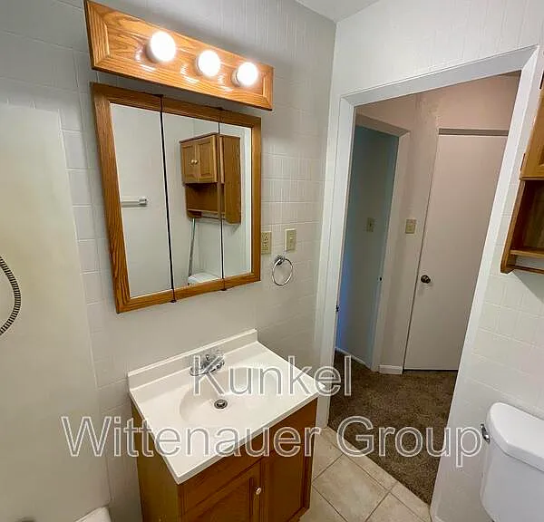 1715 Menard Dr — Photo 14