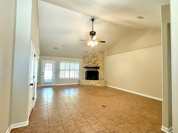3rd image of 710 Oak Valley Dr