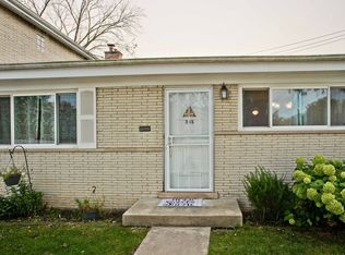 555 Glenshire Rd, Glenview, IL 60025