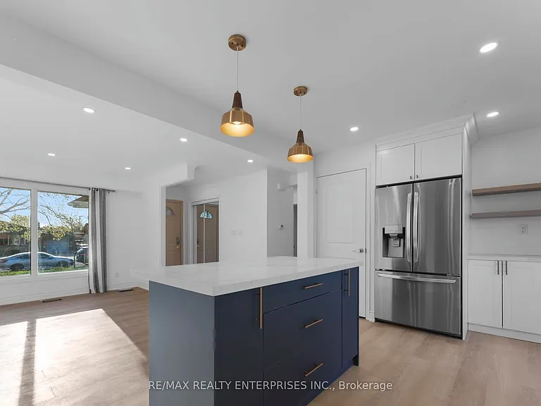 60 Wakelin Ter — Photo 14
