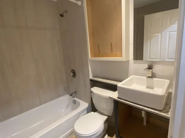 287 Concord St #13, Manchester, NH 03104