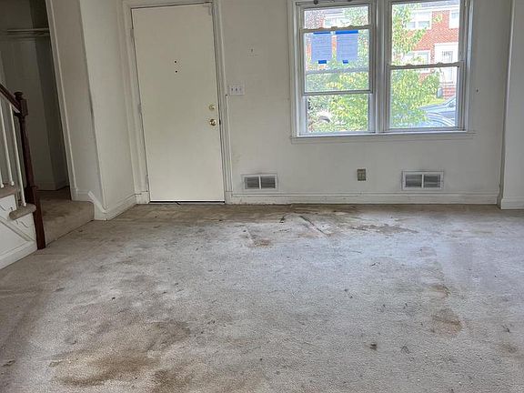 3rd image of 1522 Langford Rd