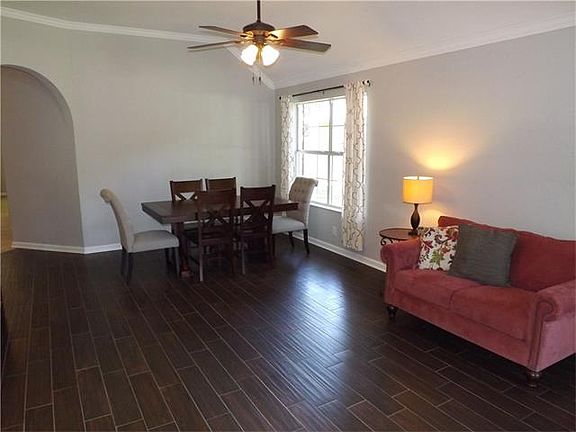 4th image of 10103 Pinehurst Dr
