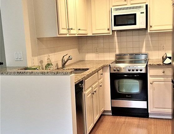 5th image of 20 Chapel St APT B406