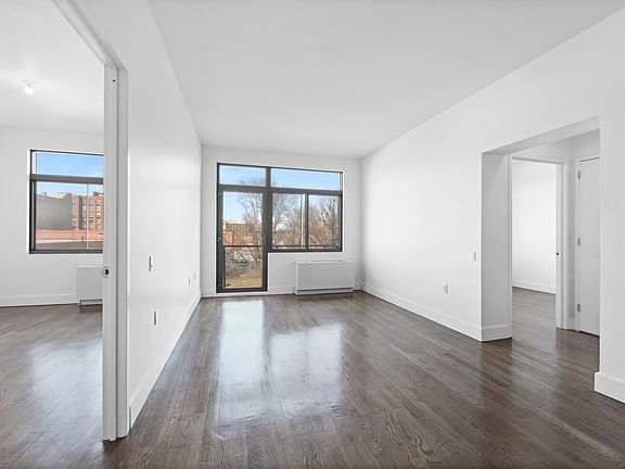 3rd image of 836 Bergen St APT 211