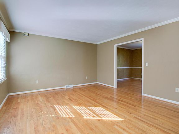 3rd image of 177 Forest Dr