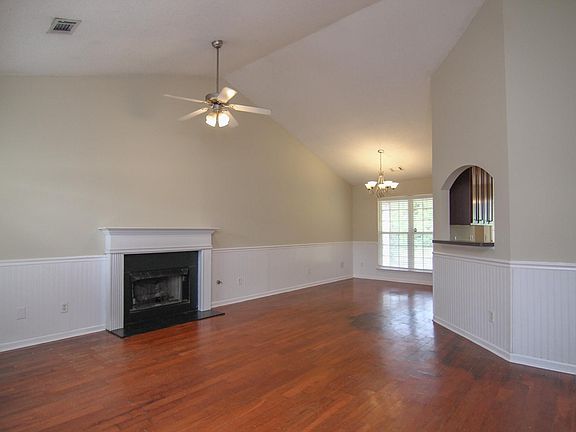4th image of 520 Arrie Dr