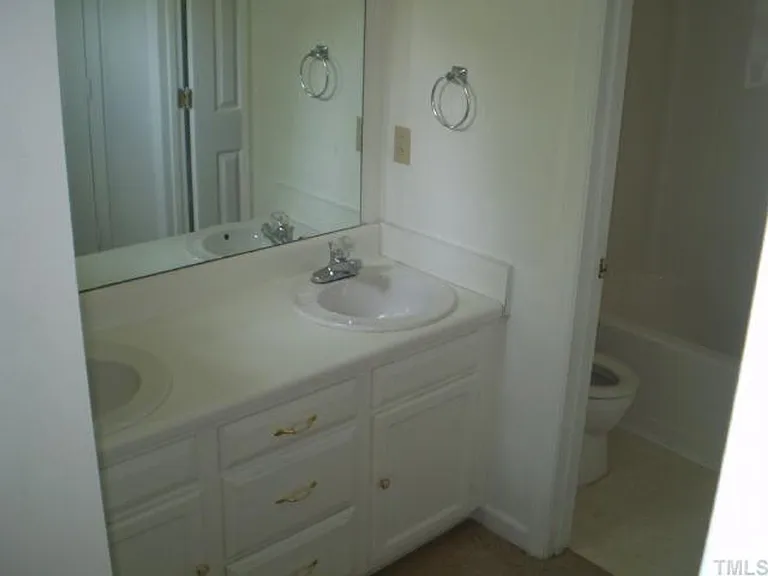 126 W Holding Ave — Photo 3