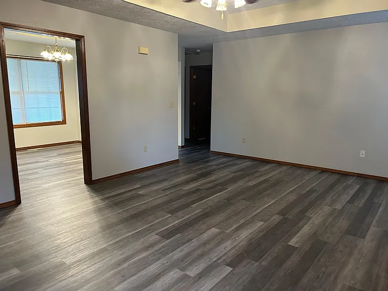 3414 W Riverside St — Photo 4