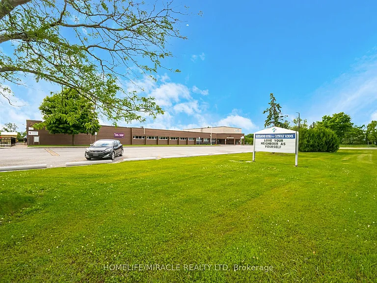 36 Poplar Cres #UPPER — Photo 16