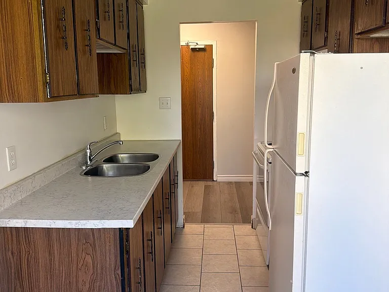 350 Regina St N #302 — Photo 9