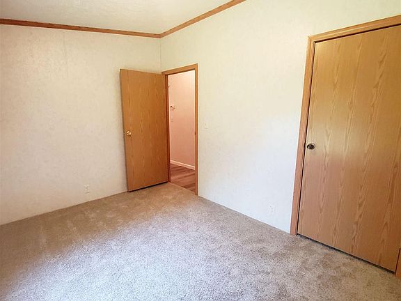 3rd image of 1109 Janet Ln