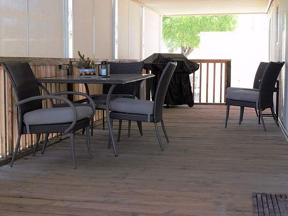 4th image of 305 S Val Vista Dr