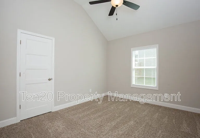 9827 Yellow Pine Rd — Photo 10