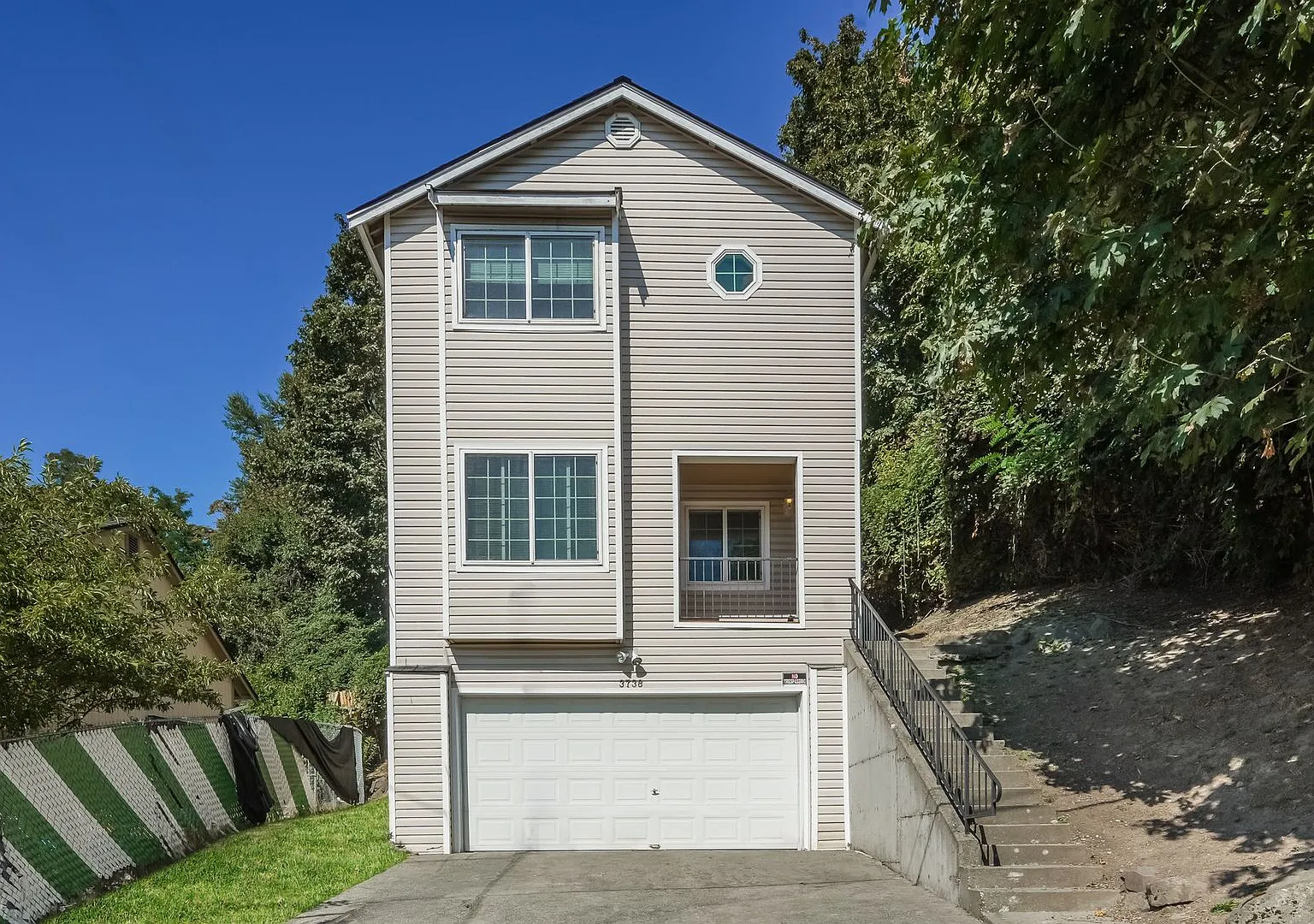 Beautifully Remodeled Seattle Home Near I-5 & Light Rail — Photo 1