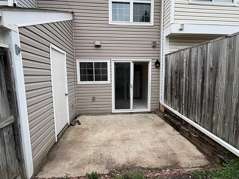 310 Lancaster Sq #310 — Photo 10