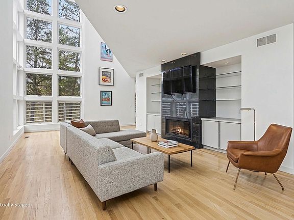 5th image of 51212 Deer Park Dr