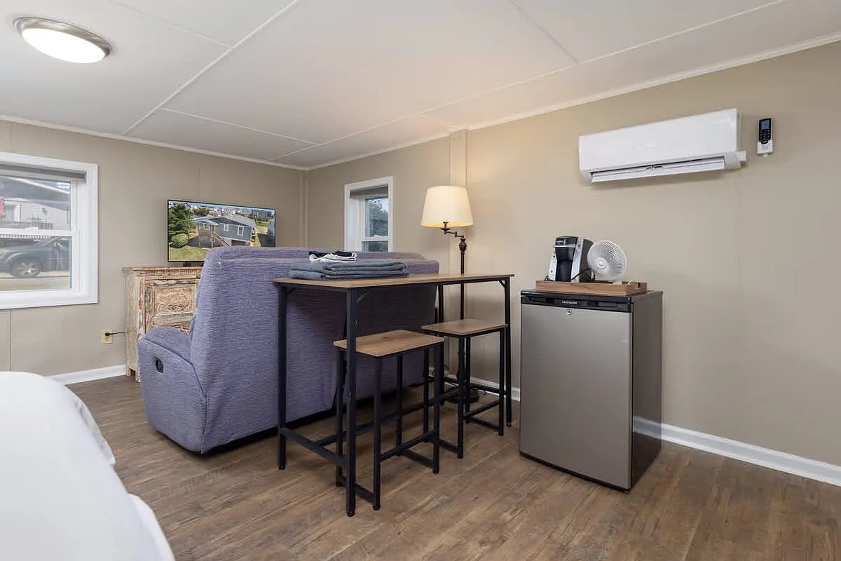 Studio, 600 sqft, $1,200 — Photo 2
