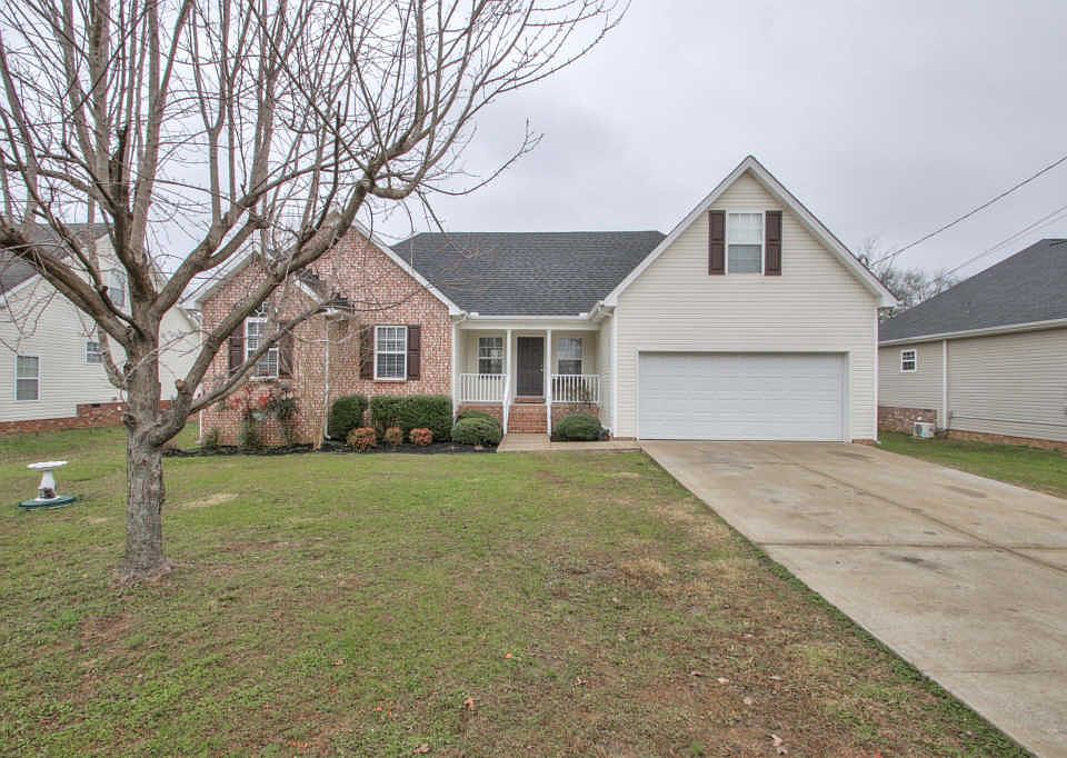 1st image of 635 Fleming Farms Dr