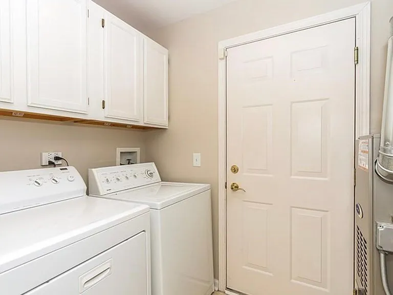2142 Orchard Ln — Photo 12