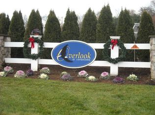 852 Honeybrook Cir, Stewartsville, NJ 08886