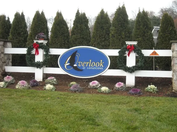 852 Honeybrook Cir, Stewartsville, NJ 08886