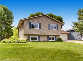 7081 Thames Rd, Woodbury, MN 55125