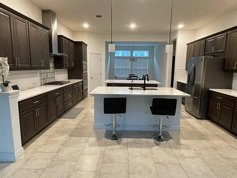 18001 Dufour Dr — Photo 9