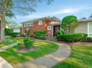 7357 N Kedvale Ave, Lincolnwood, IL 60712