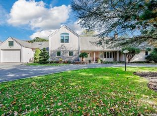 83 Cherry Ln, Syosset, NY 11791